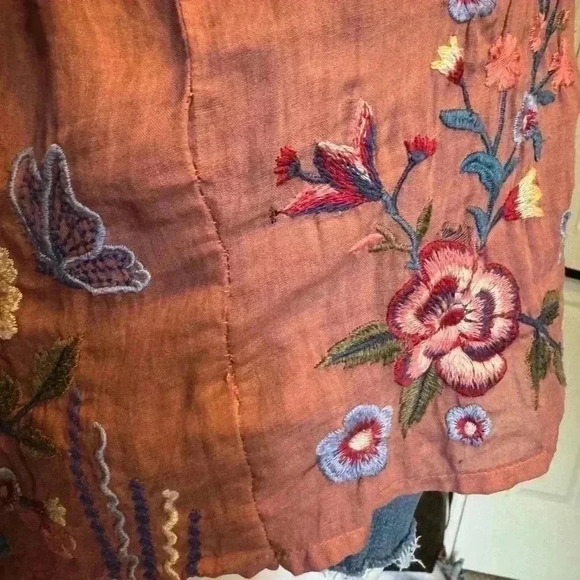 Johnny Was Aimee Puff Sleeve Peasant Top In Pink Floral embroidered Size Small. - Picture 11 of 16